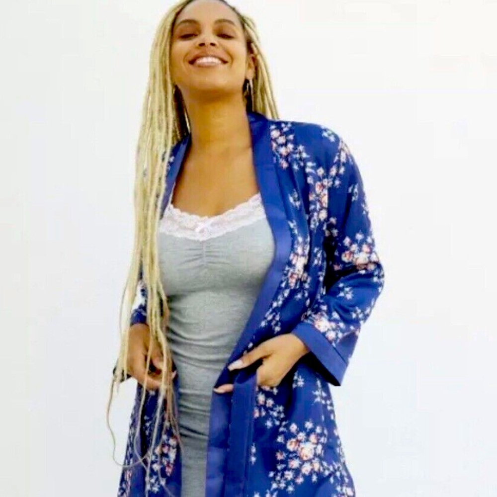 ✨ NWT ✨ Morgan Lane Allie navy satin robe